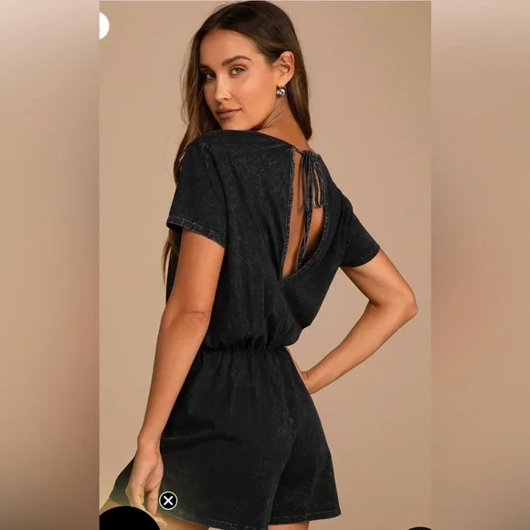 Lulus Black Acid Wash Open Back Tie Detail Short Sleeve Romper New - Picture 3 of 11
